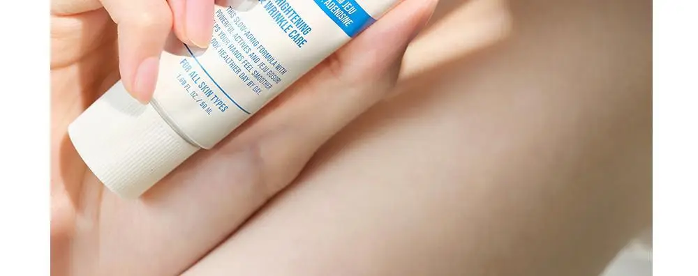 [스크런치 증정 기획팩] W.DRESSROOM 리바이브 기능성 핸드크림 SPF40/PA+++ 50ml 상세페이지 9